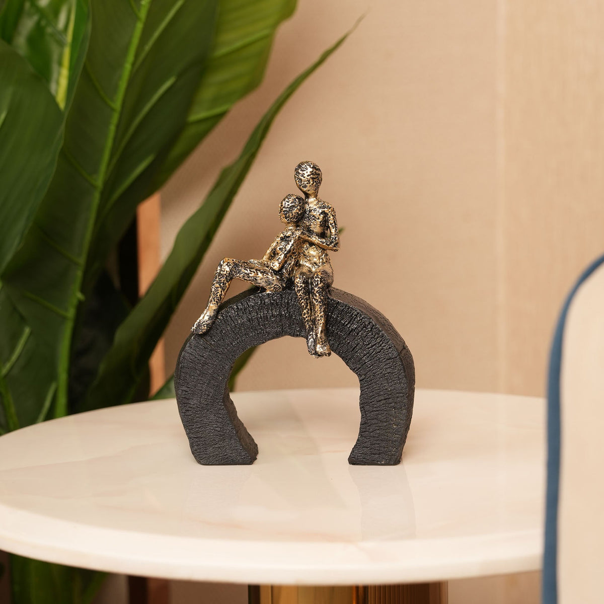 Lovers Sitting on a  Base - Showpiece