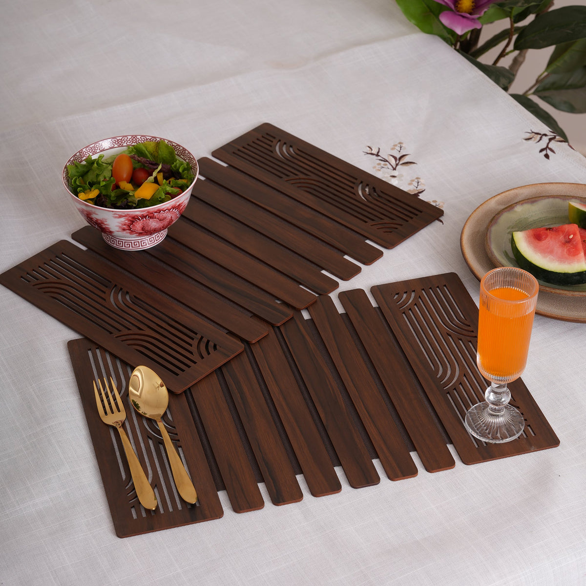 Wave-Accent Slatted Placemats