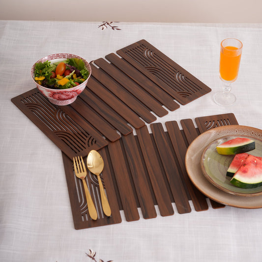 Wave-Accent Slatted Placemats